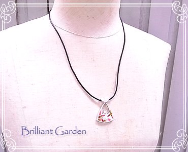 熱帯魚 ステンドグラス風 ベタのペンダント 暖色系 シルバー ネックレス 作家作品 【Brilliant Garden】 -  【ジュエリーパーツ工房】アクセサリー/ジュエリー/天然石/クラフトパーツ総合通販店　Tesoro co.ltd.