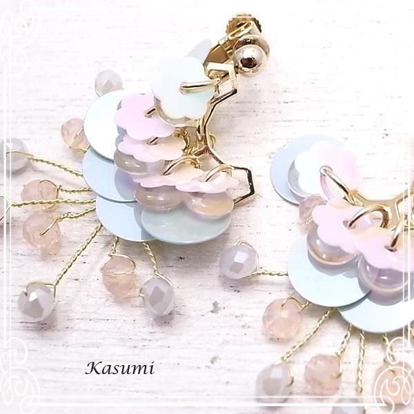 スパンコールとビーズの花のイヤリング 【Kasumi~かすみ