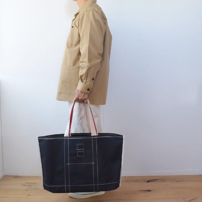 Thig is a(n) × Lobs Adventureトートバッグ bag Thig is a(n) × Lobs Adventureトートバッグ bag
