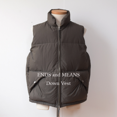 <img class='new_mark_img1' src='https://img.shop-pro.jp/img/new/icons14.gif' style='border:none;display:inline;margin:0px;padding:0px;width:auto;' />ENDS and MEANS2024AW Down Vest   - African Black -