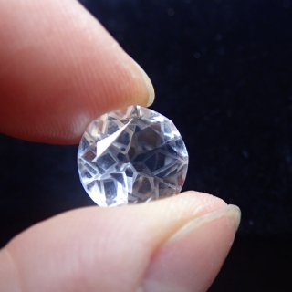 004  ダイヤモンドカット水晶  (12x12x7.3mm)