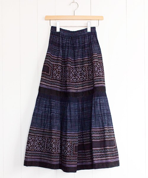 モン族刺繍ロングスカート（1）
