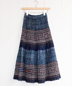 モン族刺繍ロングスカート（4）