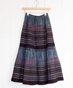 モン族刺繍ロングスカート（5）