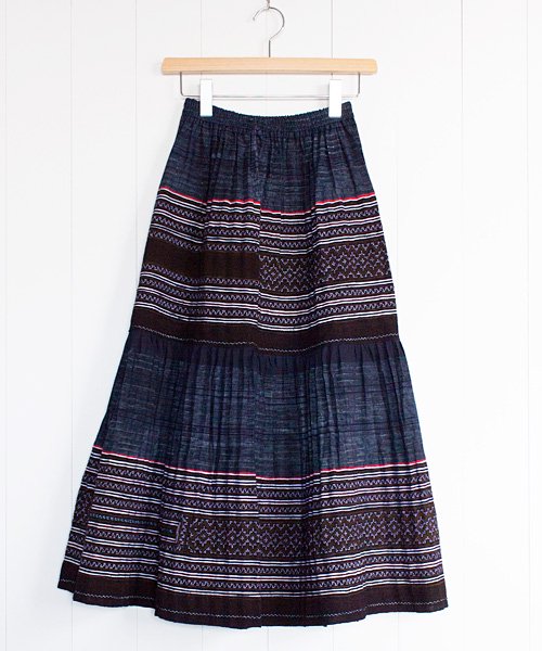 モン族刺繍ロングスカート（7）