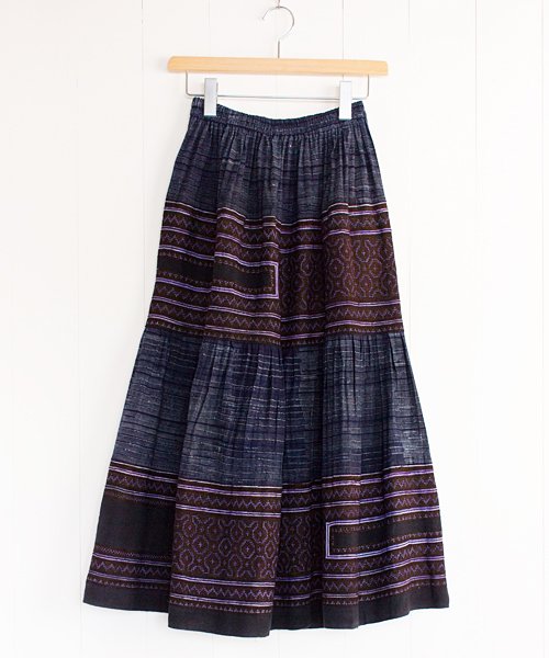 モン族刺繍ロングスカート（9）