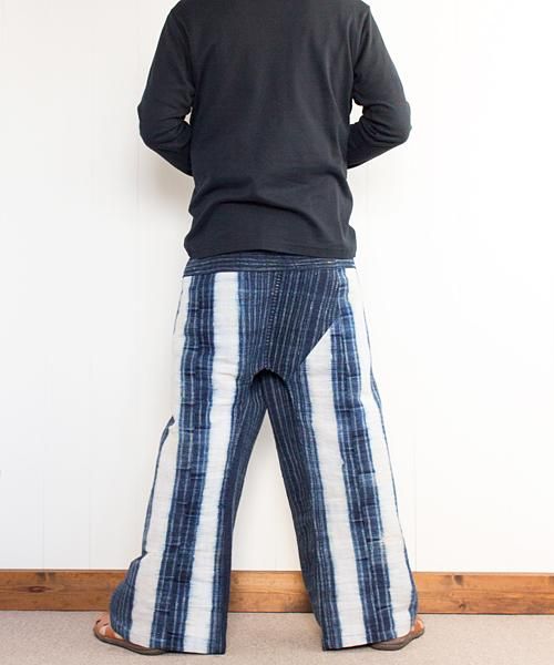 エスニック タイパンツ　ロング丈　モン族 バティックヘンプ古布　ダメージ系 エスニックパンツ｜モン族藍染めヘンプのタイパンツ1