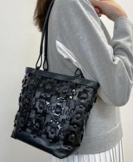 ROI ロワ セミショルダーバッグ大