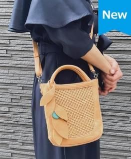 日本製の本革レディースバッグ ボナフォルトゥーナ