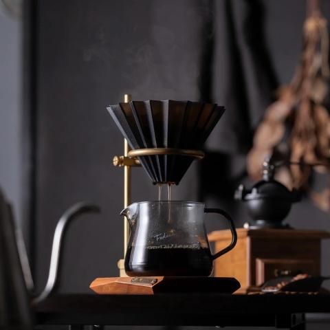 <img class='new_mark_img1' src='https://img.shop-pro.jp/img/new/icons15.gif' style='border:none;display:inline;margin:0px;padding:0px;width:auto;' />COFFEE SERVER STRON 400ML 