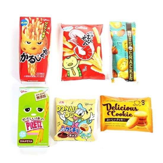 かめ☆お菓子詰め合わせ✨️A4(⑉• •⑉)❤︎ お菓子 詰め合わせ 透明袋 650円 袋詰め おかしのマーチ