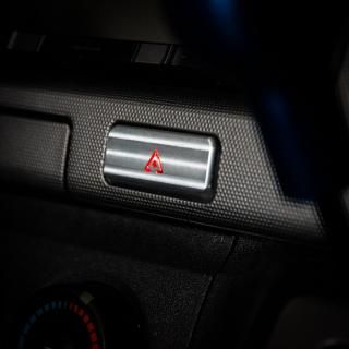 ȥ西 200 ϥ ߥ ϥɥå / Toyota 200 Series Hiace Duralumin Hazard Switch