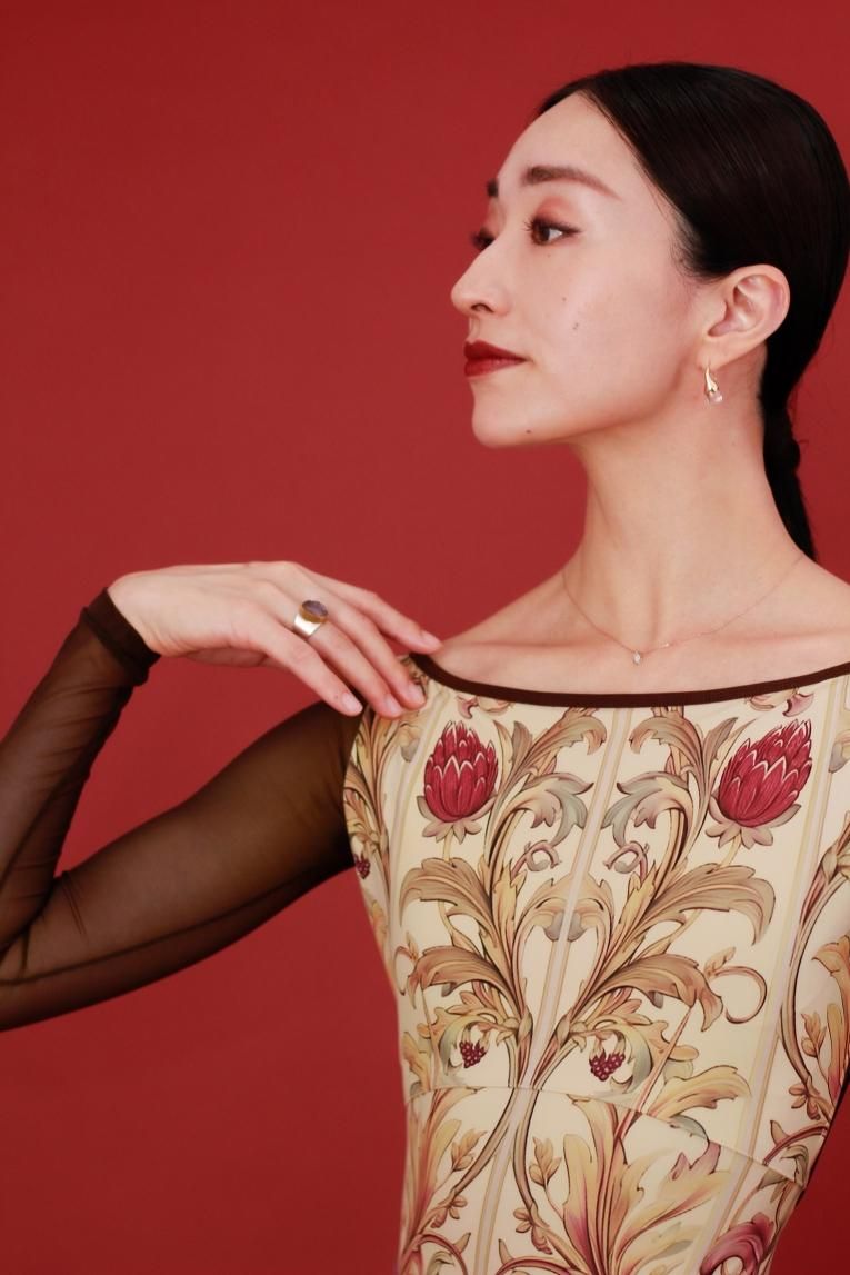 unoa(ウノア) 【Arabesque ruby red】 Arabesque Ruby red】Sleeve design - Balletwear brand unoa