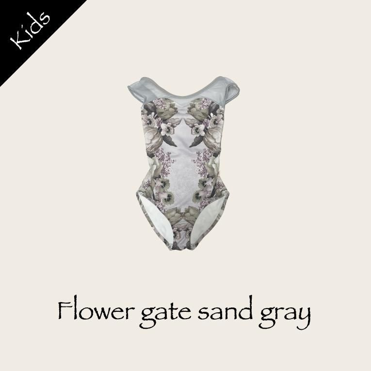 <img class='new_mark_img1' src='https://img.shop-pro.jp/img/new/icons14.gif' style='border:none;display:inline;margin:0px;padding:0px;width:auto;' />KIDSFlower gate sand grayNo sleeve design