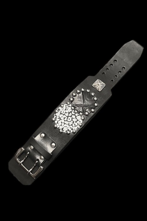 Studs Leather Bracelet
‘’Type J’’
