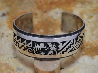 ホピ族 - インディアンジュエリーやシルバーアクセサリー ホピ族 - インディアンジュエリーやシルバーアクセサリー