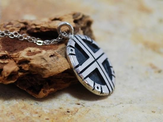 HOPI Antone Honanie メディスンホイール ネックレス Antone Honanie（アンアトン・ホナニー）オーバーレイ