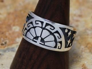 ホピ族 - インディアンジュエリーやシルバーアクセサリー ホピ族 - インディアンジュエリーやシルバーアクセサリー