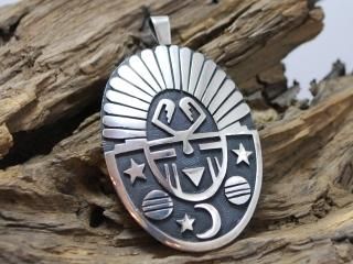 ホピ族 - インディアンジュエリーやシルバーアクセサリー ホピ族 - インディアンジュエリーやシルバーアクセサリー