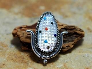 ズニ族 - インディアンジュエリーやシルバーアクセサリー