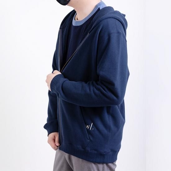 SCHLITZE ネイビー パーカー M YUKI フーディ　パーカー SCHLITZE ネイビー パーカー M YUKI フーディ パーカー - メルカリ