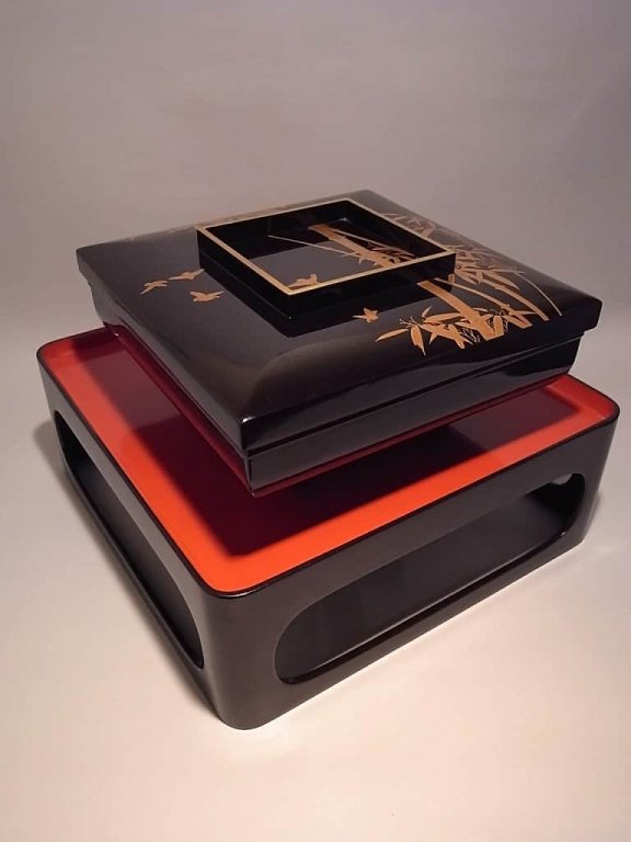 ݿʿ / Black lacquered Sweets case 'Ohira' with the Stand