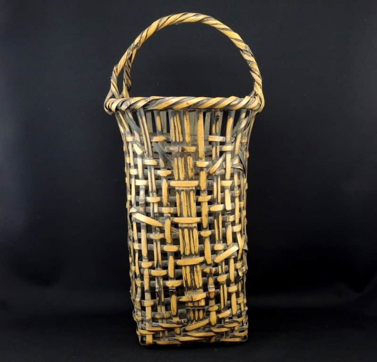 竹花籠 / Bamboo Ikebana Basket