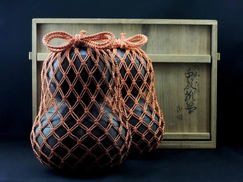 京都玉泉堂 千成瓢箪弁当箱 一対（共箱あり） / Lacquered Gourd shaped 'Bento(lunch)' Boxes 1 pair  - OKURA ORIENTAL ART / 大蔵オリエンタルアート