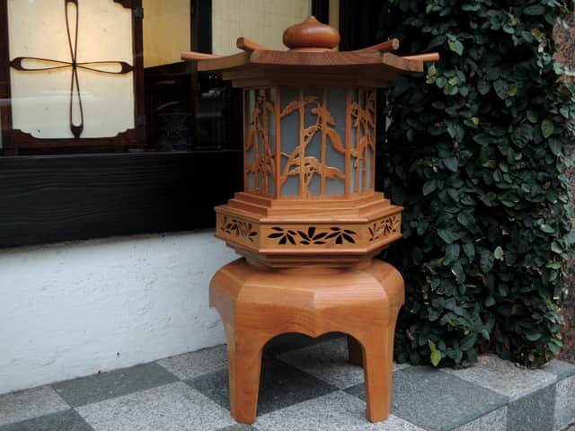  / Wooden Lantern 