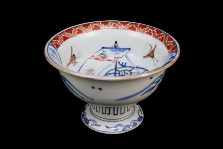 Το / Imari Plychrome 'Haisen' Sake cup Washing Bowl with the picture of Treasure Boat