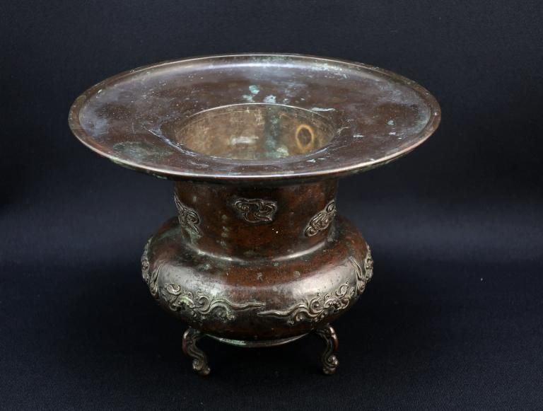銅器薄端花器「渡雲斎作」 / Bronze Flower Vase