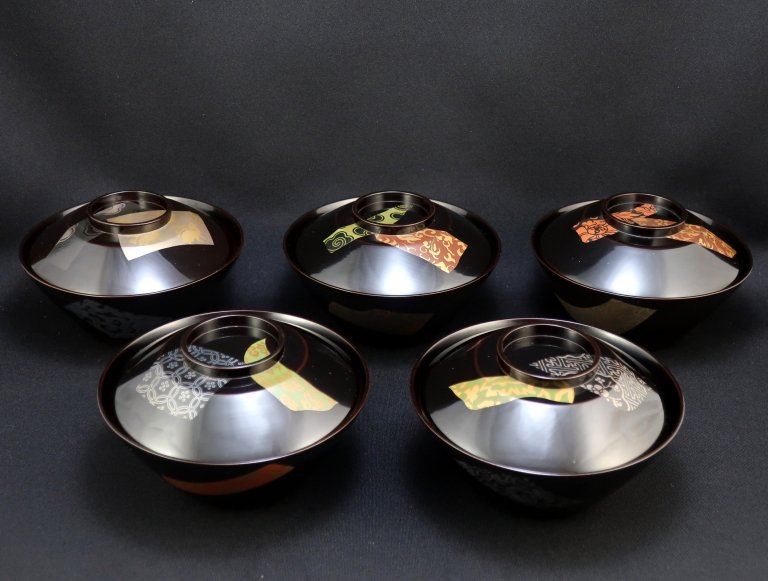 春生銘物裂蒔絵吸物椀　五客組 / Black-lacquered Soup Bowls with Lids  set of 5