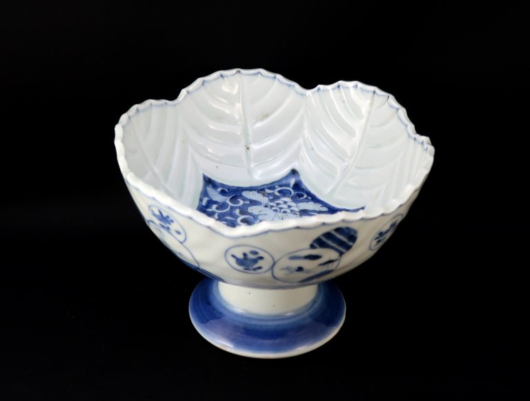 Τշ۹ʸ / Imari Blue & White 'Haisen' Sake cup Waching Bowl