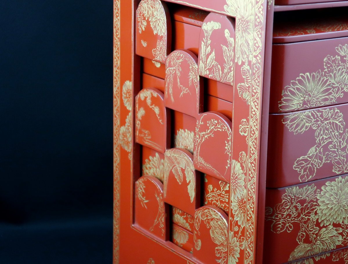 朱塗沈金菊花蒔絵花見重 / Red-lacquered Bento Set 'Chinkin Makie 