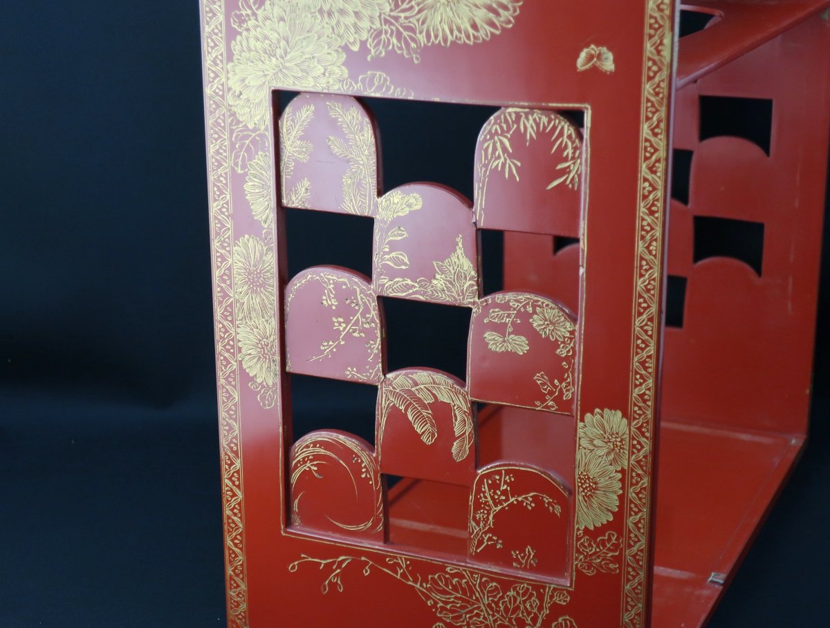 朱塗沈金菊花蒔絵花見重 / Red-lacquered Bento Set 'Chinkin Makie 