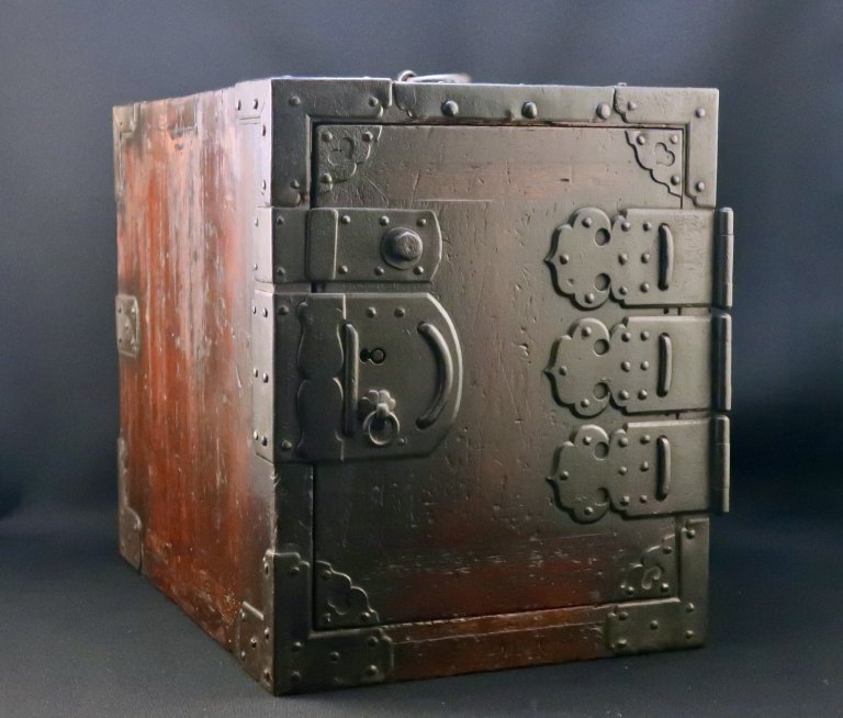総桐帳箱 / Paulownia Merchant's Box 'Chobako'