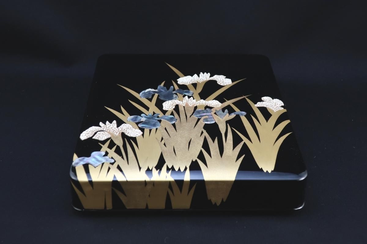 黒塗菖蒲蒔絵文箱 / Black Lacquered Stationery Box with Makie