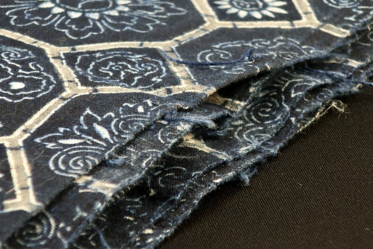 藍型染古布（布団地）/ Indigo-dyed 'Futon' Fabric - OKURA ORIENTAL