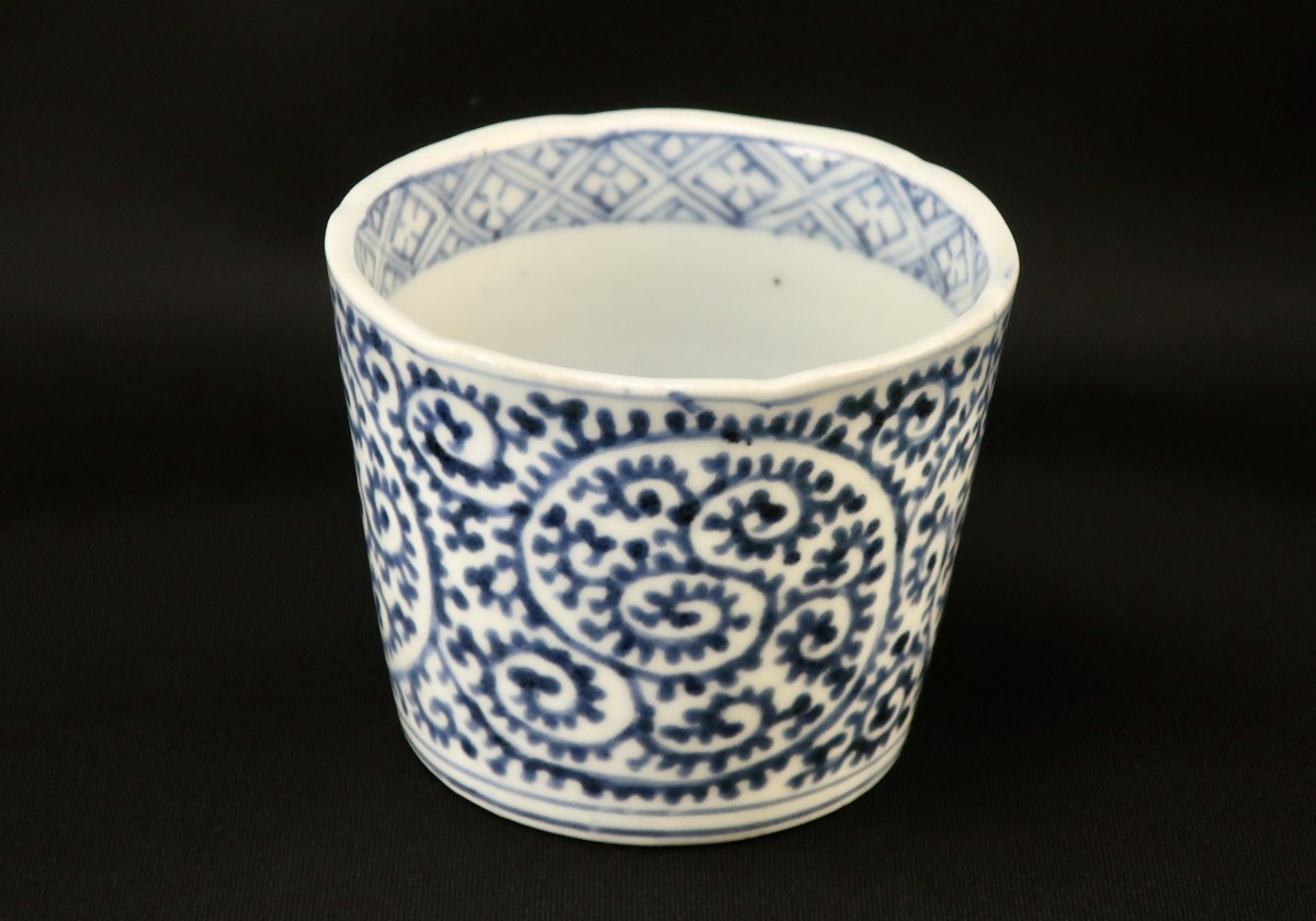 伊万里染付蛸唐草文蕎麦猪口 / Imari Blue & White 'Soba' Cup with 
