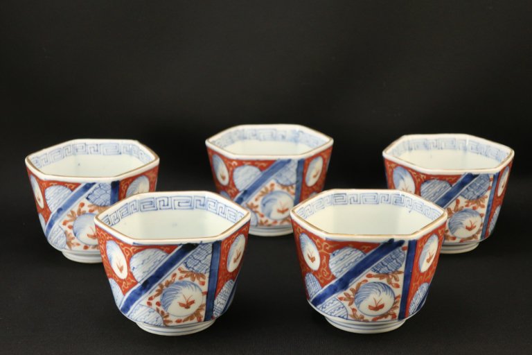 ΤĳʸϻѸա޵ / Imari Polychrome Hexagonal 'Mukoduke' Cups  set of 5