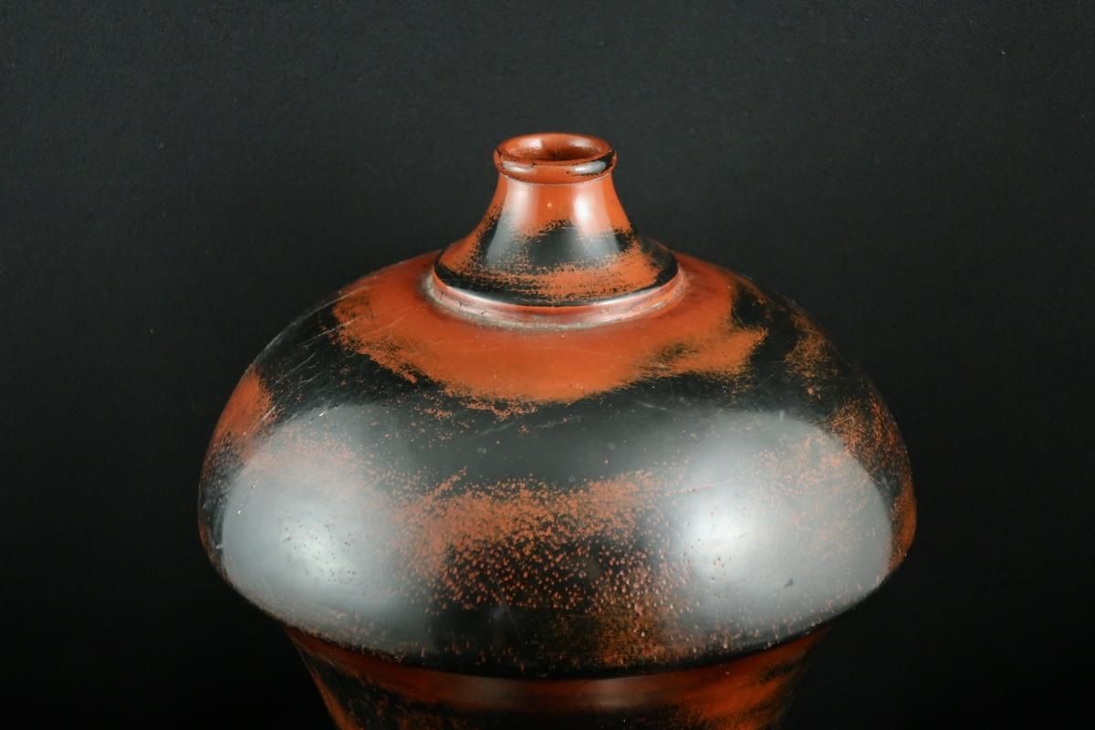 根来瓶子 / 'Negoro' lacquered Sake Bottle - OKURA ORIENTAL