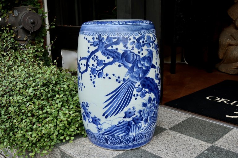瀬戸染付花鳥文スツール / Seto Blue & White Porcelain Garden Stool