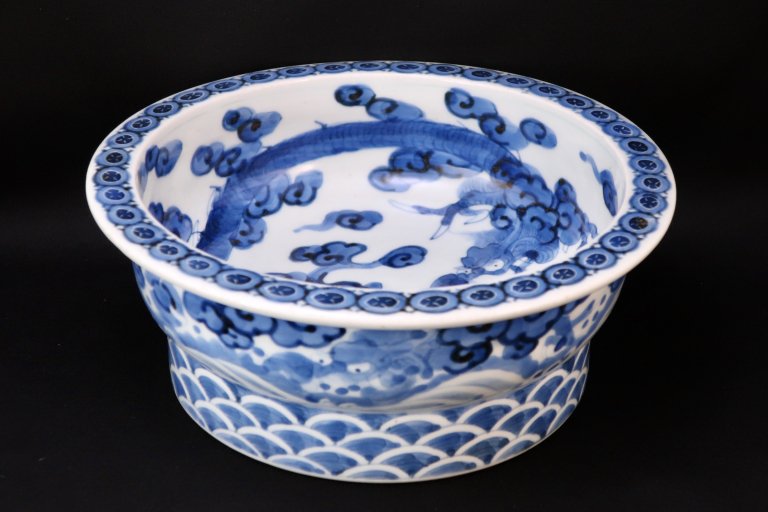 Τζʸ / Imari Blue & White 'Haisen' Sake Cup Washing Bowl