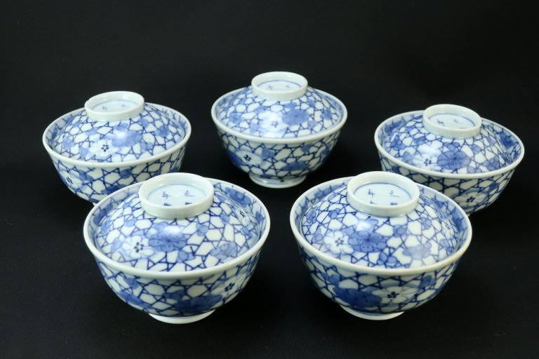 伊万里染付氷裂文に梅文蓋茶碗　五客組 / Imari Blue & White Bowls with Lids  set of 5