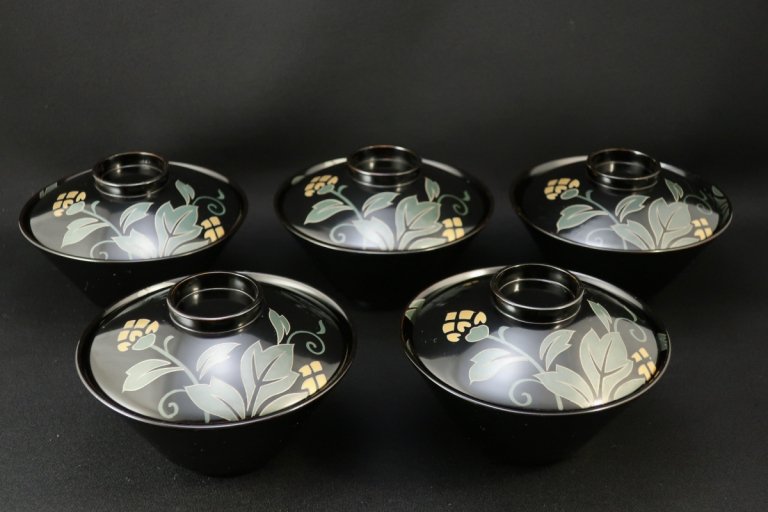 黒塗菊蒔絵吸物椀　五客組 / Black-lacquered Soup Bowls with Lids  set of 5