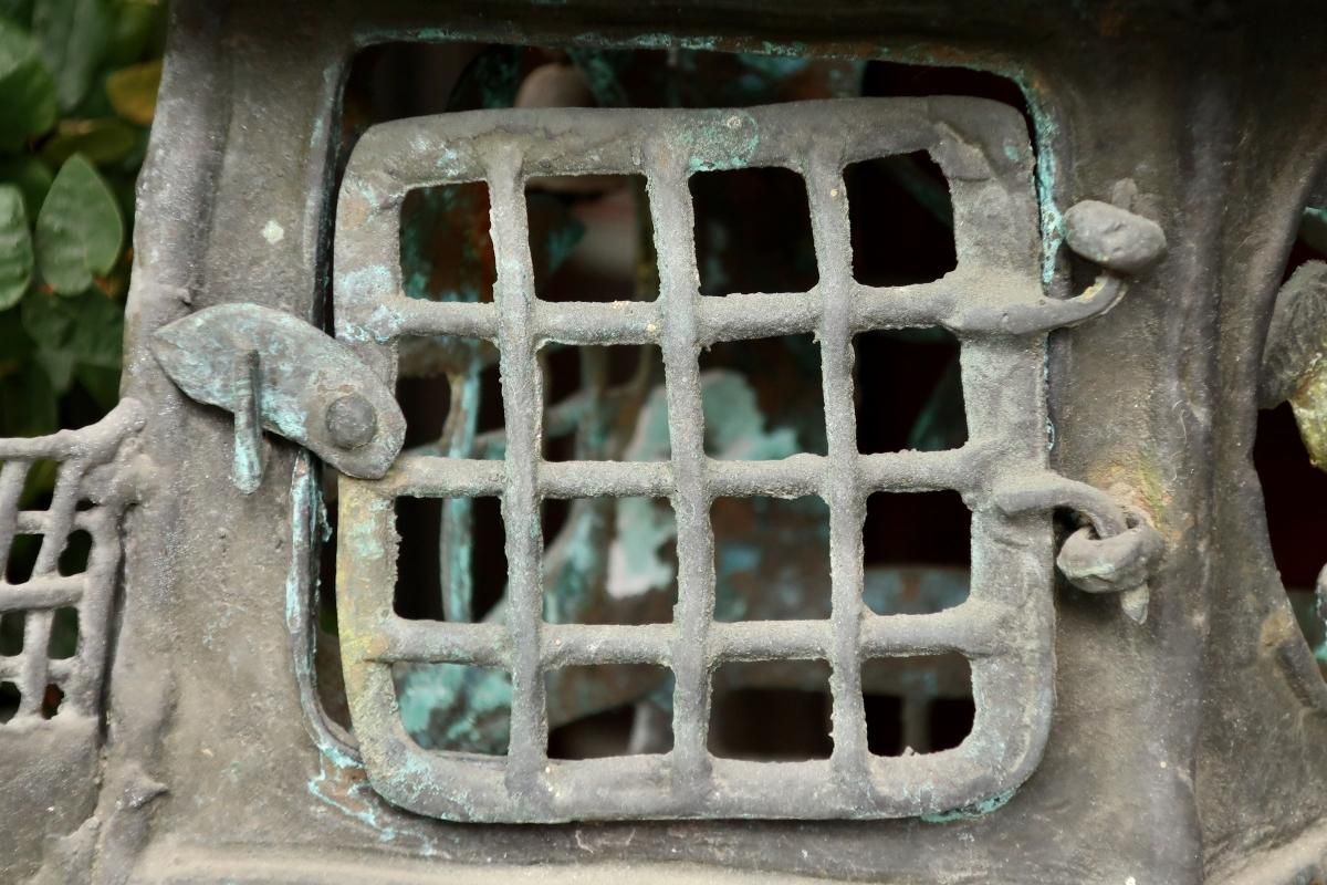 銅器釣灯籠 / Bronze Hanging Lantern - OKURA ORIENTAL ART