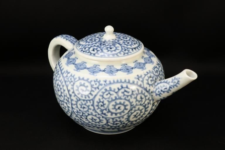 Τʸʸĸ / Imari Blue & White 'Sake' Pourer