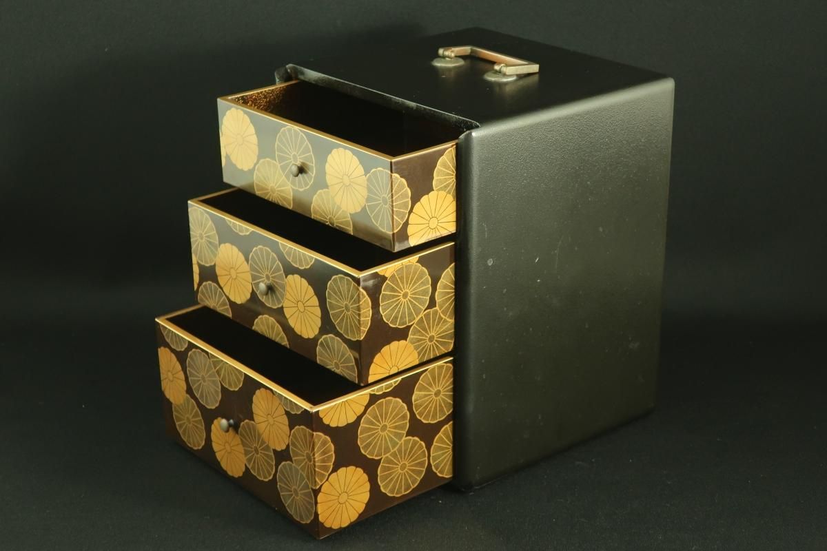 黒塗菊蒔絵菓子箪笥 / Black-lacquered Tansu for Sweet - OKURA 黒塗菊蒔絵菓子箪笥 / Black-lacquered Tansu for Sweet - OKURA