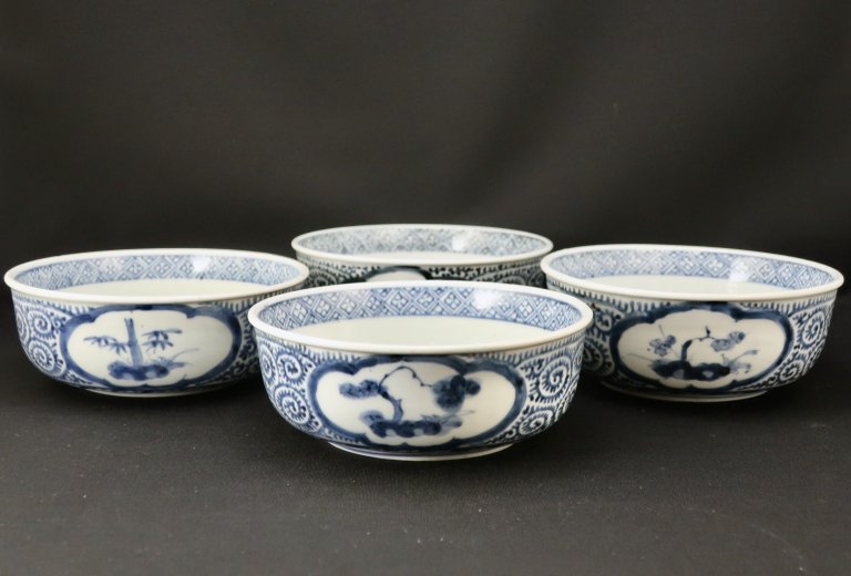 伊万里染付蛸唐草文俊寛鉢　四客組 / Imari Blue & White Bowls with the patterns of 'Takokarasakusa'  set of 4