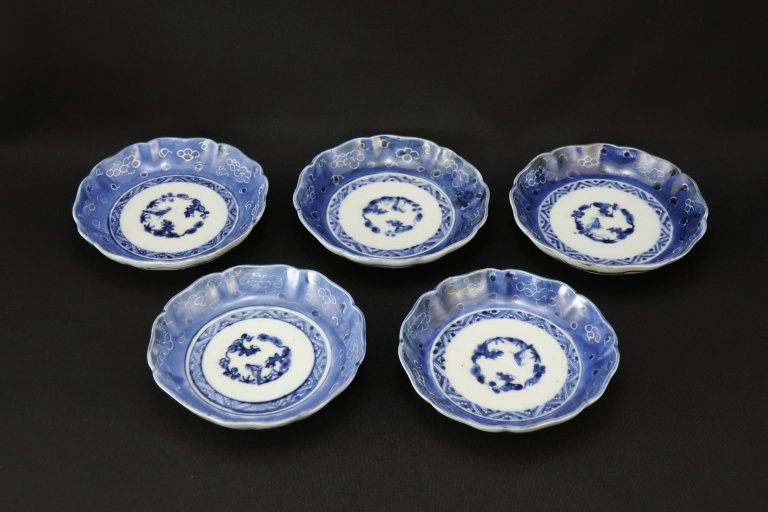 伊万里染付梅散らし文小皿　五枚組 / Imari Small Blue & White Plates with the picture of Plum blossoms  set of 5